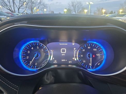 Used 2023 Chrysler Pacifica Limited image 22