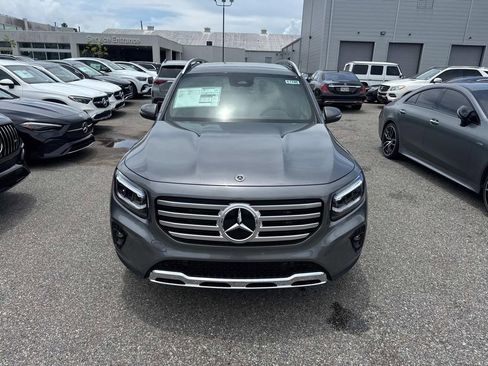 Used 2025 Mercedes-Benz GLB 250 image 2