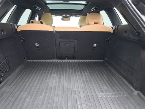 Used 2023 Volvo XC60 B5 Ultimate w/ Protection Package Premier image 32