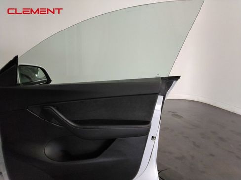 Used 2022 Tesla Model Y Performance image 31