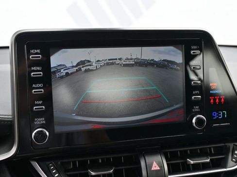 Used 2019 Toyota C-HR LE FWD image 12