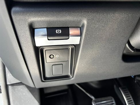 Used 2023 Land Rover Defender 130 X AWD/4WD image 34