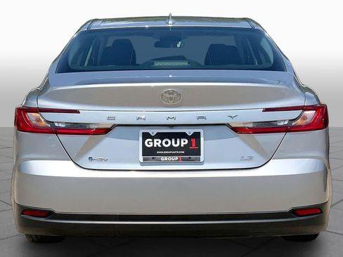 Used 2025 Toyota Camry LE FWD image 5