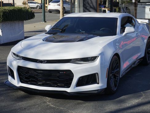 Used 2018 Chevrolet Camaro ZL1 image 3