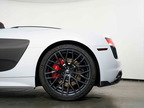 Used 2018 Audi R8 V10 image 13