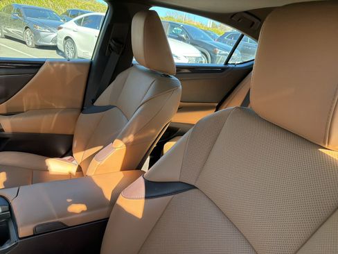 Used 2021 Lexus ES 350 w/ Premium Package image 7