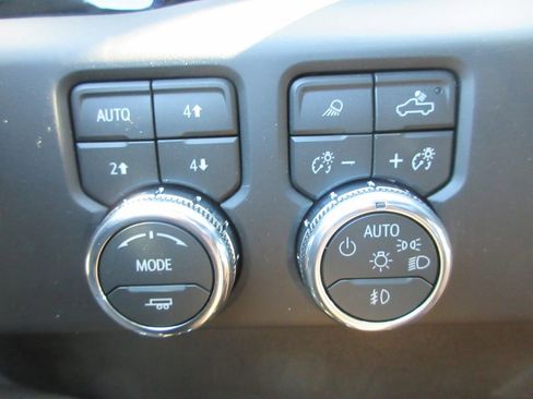 New 2026 GMC Sierra 2500 AT4 image 17