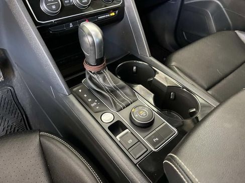 Used 2023 Volkswagen Atlas SE image 32