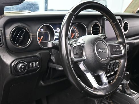 Used 2022 Jeep Gladiator Overland image 15