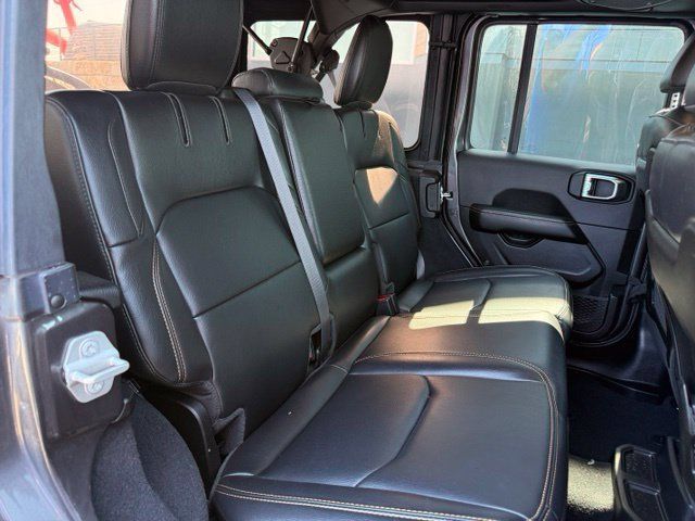 Used 2024 Jeep Wrangler Unlimited Sahara w/ Technology Group AWD/4WD image 11