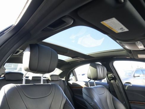 Used 2014 Mercedes-Benz S 550 Sedan image 23