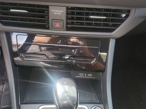 Used 2025 Volkswagen Jetta S image 6