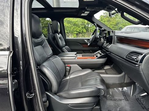 Certified 2023 Lincoln Navigator Reserve AWD/4WD image 32
