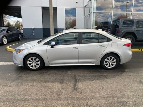 Used 2024 Toyota Corolla LE image 6