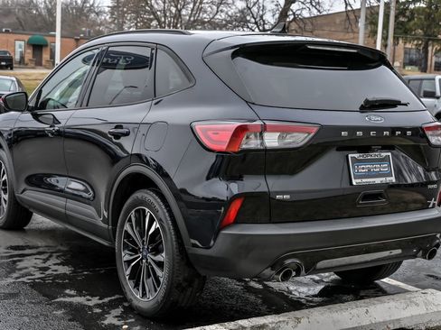 Used 2021 Ford Escape SE w/ SE Sport Appearance Package image 6