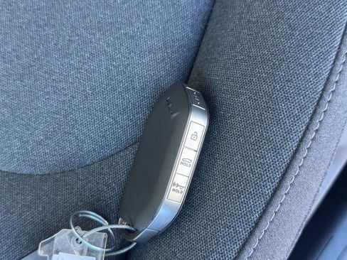 Used 2025 Kia K4 LXS image 23