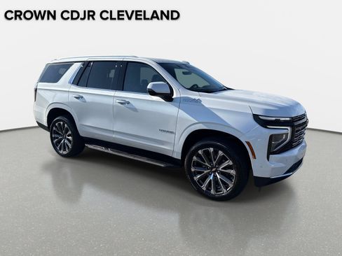 Used 2025 Chevrolet Tahoe High Country RWD image 2