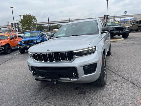 Used 2022 Jeep Grand Cherokee Overland image 38