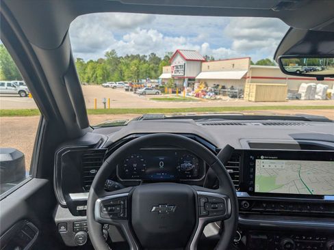 New 2026 Chevrolet Silverado 2500 LTZ w/ LTZ Plus Package AWD/4WD image 34
