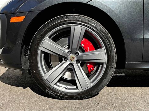 New 2026 Porsche Macan GTS image 13