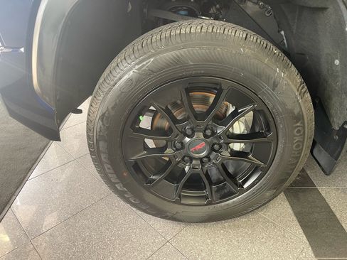 Used 2022 Toyota Tundra Limited w/ TRD Off-Road Package AWD/4WD image 21