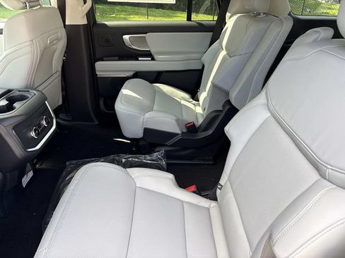 New 2027 Ford Expedition Platinum AWD/4WD image 18