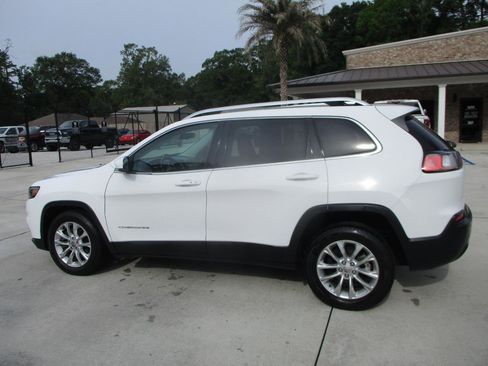 Used 2020 Jeep Cherokee Latitude Plus FWD image 19