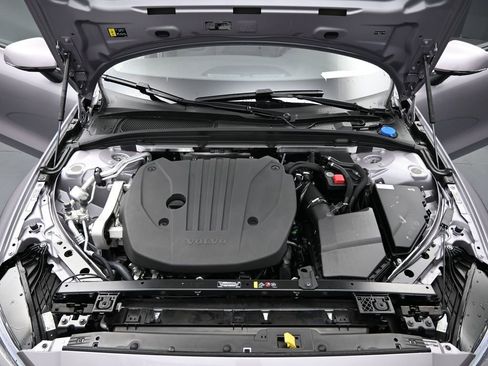 New 2026 Volvo V60 B5 Cross Country Plus w/ Climate Package image 28