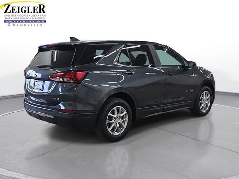 Used 2023 Chevrolet Equinox LT w/ Driver Convenience Package AWD/4WD image 5