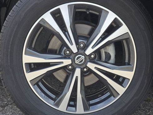 Used 2020 Nissan Rogue SV w/ Sun & Sound Touring Package AWD/4WD image 16