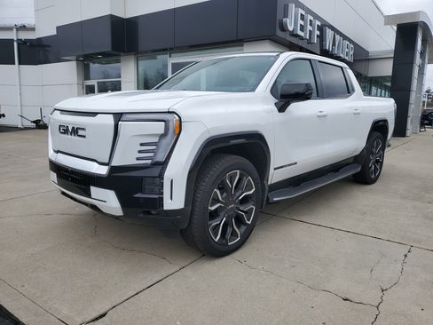 New 2025 GMC Sierra EV Denali image 9