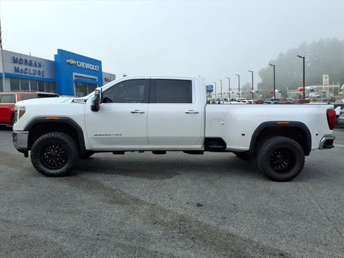 Used 2023 GMC Sierra 3500 SLT w/ SLT Preferred Package AWD/4WD image 2