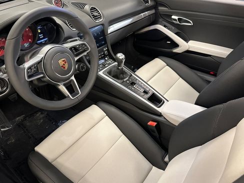 New 2025 Porsche 718 Boxster image 4