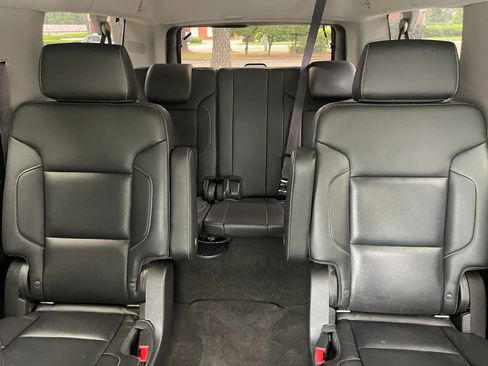 Used 2017 Chevrolet Suburban Premier RWD image 18