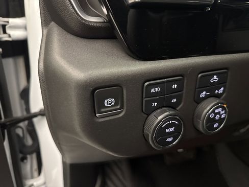 Used 2023 Chevrolet Silverado 1500 LT Trail Boss w/ Protection Package image 27