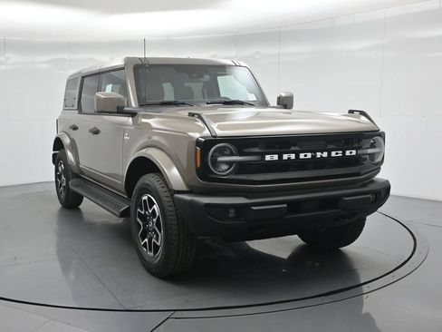 New 2026 Ford Bronco Outer Banks AWD/4WD image 40