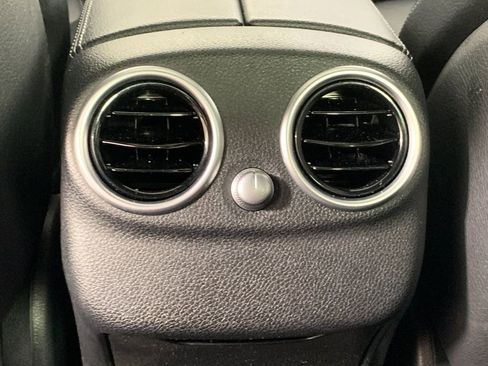 Used 2018 Mercedes-Benz C 300 Sedan image 33
