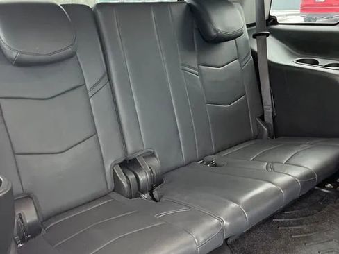 Used 2018 Cadillac Escalade Luxury image 14