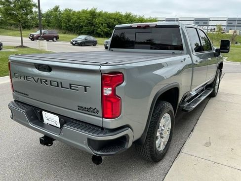 Used 2024 Chevrolet Silverado 2500 High Country w/ High Country Premium Package AWD/4WD image 8