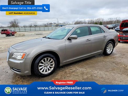 Used 2014 Chrysler 300 RWD image 1
