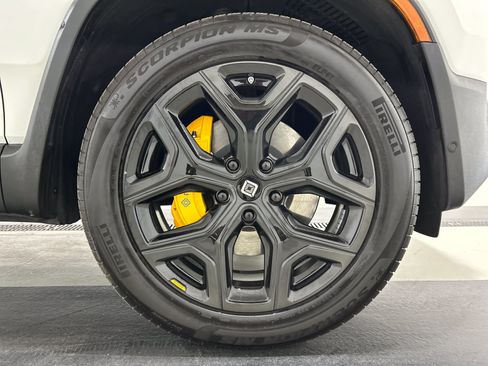 Used 2022 Rivian R1T Adventure AWD/4WD image 11