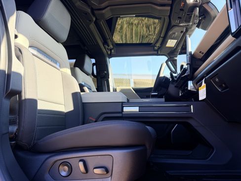 New 2026 GMC Hummer EV SUV image 12