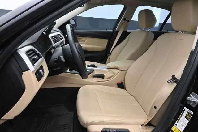 Used 2018 BMW 320i xDrive Sedan AWD/4WD image 24