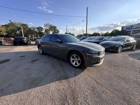 Used 2018 Dodge Charger SXT Plus RWD image 8