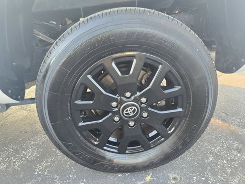 Used 2024 Toyota Tacoma SR5 AWD/4WD image 27