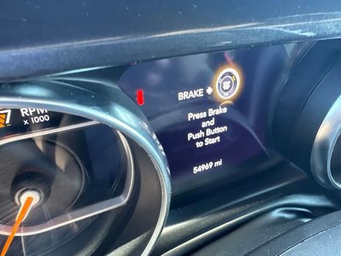 Used 2022 Jeep Wrangler Unlimited Sahara AWD/4WD image 11