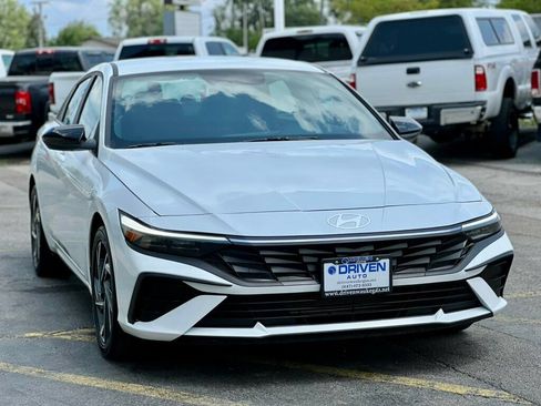 Used 2025 Hyundai Elantra Sport w/ Cargo Package FWD image 6