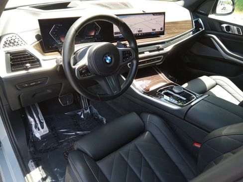 Used 2024 BMW X5 xDrive40i w/ M Sport Package AWD/4WD image 12