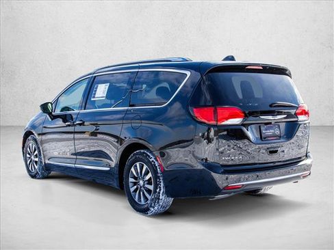 Used 2019 Chrysler Pacifica Touring-L Plus image 7