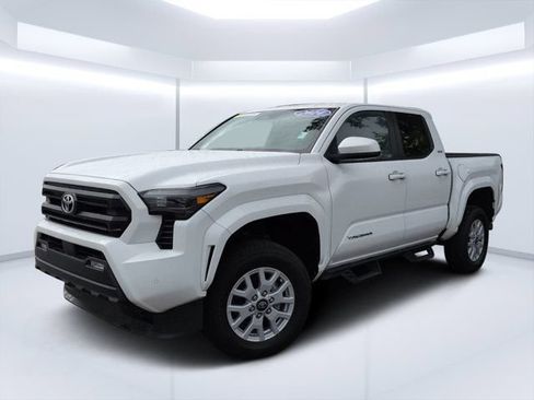Used 2024 Toyota Tacoma SR5 w/ SR5 Upgrade Package RWD image 7